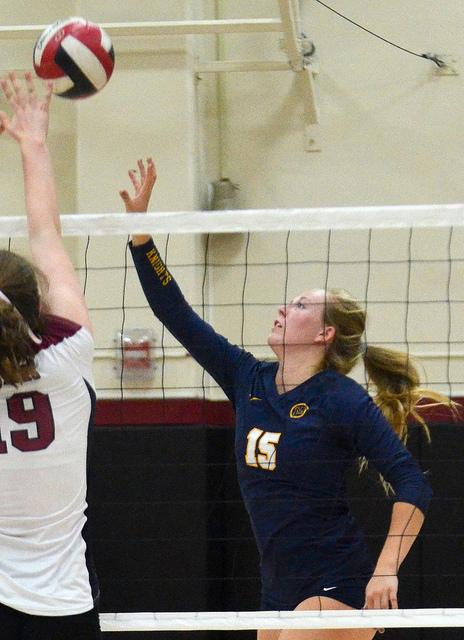 Menlo+volleyball+poised+to+make+history+in+Saturdays+state+finals