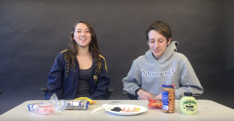 Students+Try+German+Foods