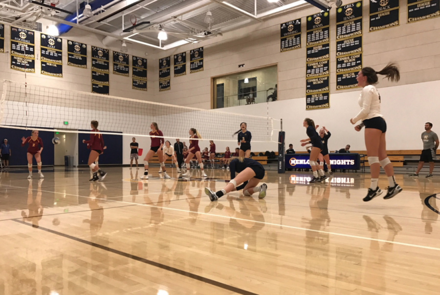 Volleyball+sweeps+Menlo-Atherton+in+home+opener