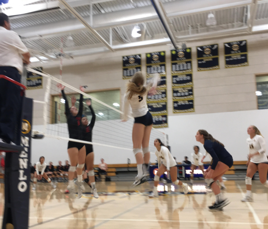 Volleyball keeps positive momentum with 3-0 sweep of Aragon