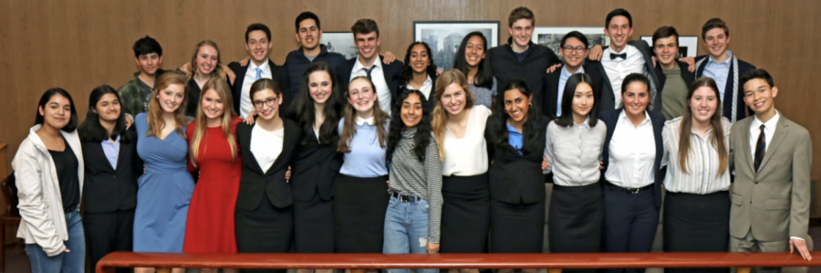 The Menlo Mock Trial team poses for a photo. Photo courtesy of Dicky Yan. 
