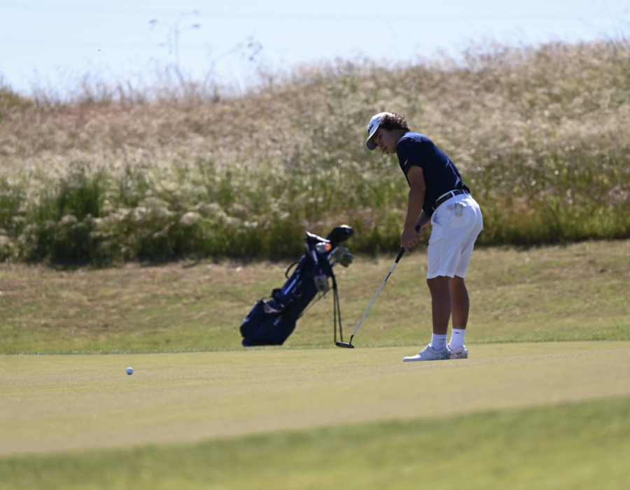 Junior+Eric+Yun+takes+a+swing+at+the+Laguna+Seca+Golf+Ranch.+Yun+shot+one-over+to+propel+himself+into+the+CCS+finals.+Photo+Courtesy+of+Pam+McKenney